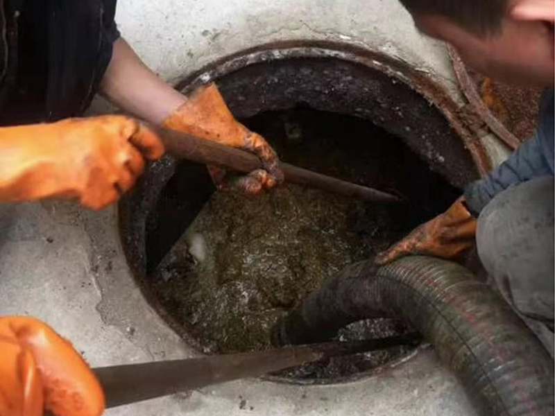 乐陵清理化粪池时如何避免沼气的危害？